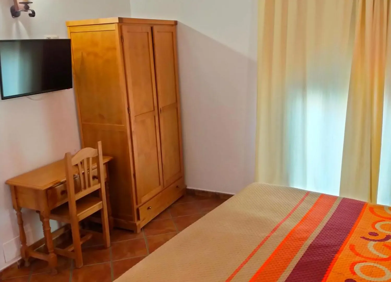 Hotel Rural Real De Laroles Nevada Bike And Treeking 2*,  Испания